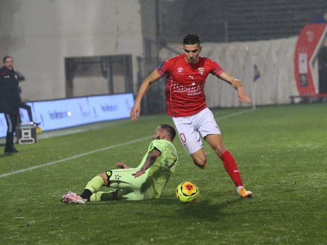 Soi kèo bóng đá Strasbourg vs Nimes, 7/1/2021 - Ligue 1