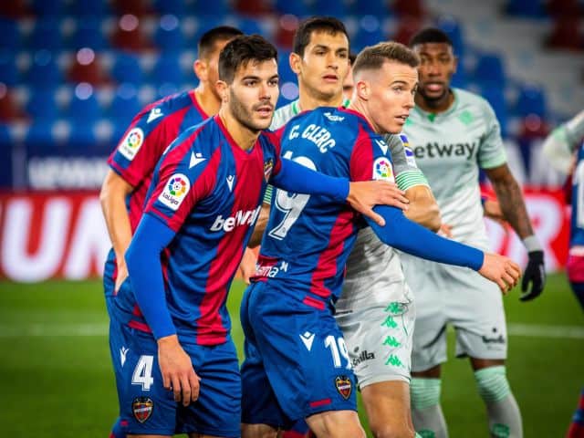 Soi kèo bóng đá Real Betis vs Levante, 20/03/2021 - La Liga