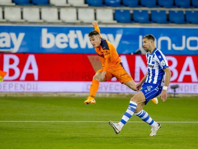 Soi kèo bóng đá Valencia vs Alaves, 24/04/2021 - La Liga