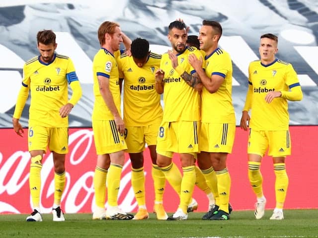 Soi kèo bóng đá Cadiz vs Levante, 15/08/2020 - La Liga