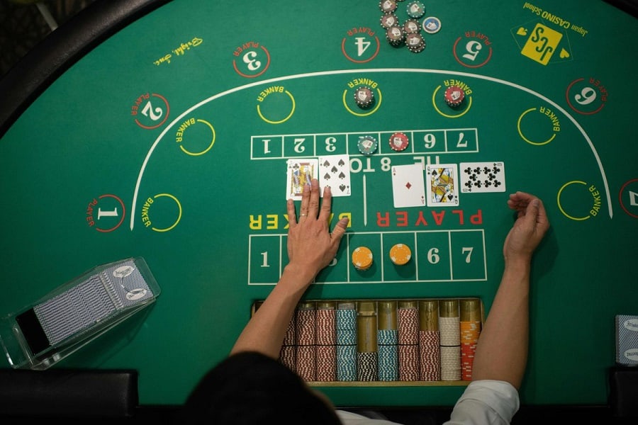 Cách chơi bài Baccarat và bí quyết để chiến thắng