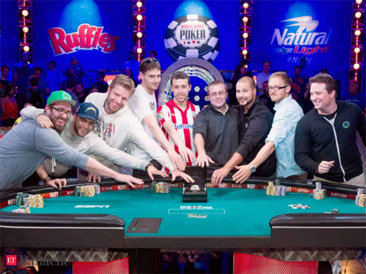 Vì sao bạn muốn chiến thắng poker cần phải chơi lâu dài?