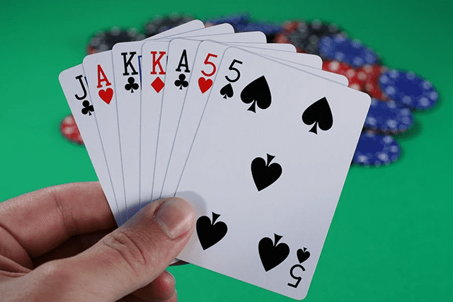 Chia sẻ đến bạn những bí quyết thắng lớn game bài Sâm lốc